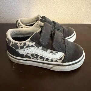 Toddler Vans Velcro shoes size 6